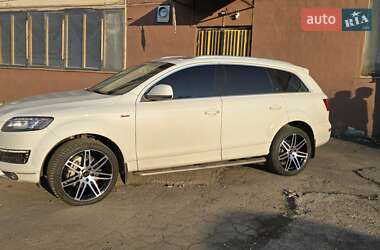 Внедорожник / Кроссовер Audi Q7 2013 в 