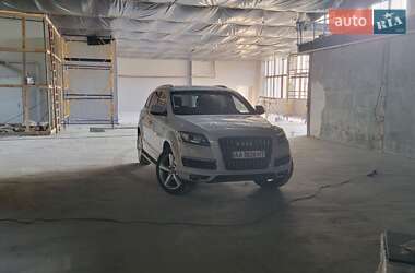 Внедорожник / Кроссовер Audi Q7 2013 в 