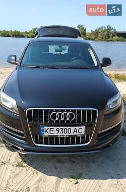 Внедорожник / Кроссовер Audi Q7 2015 в 
