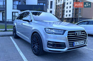 Внедорожник / Кроссовер Audi Q7 2017 в 