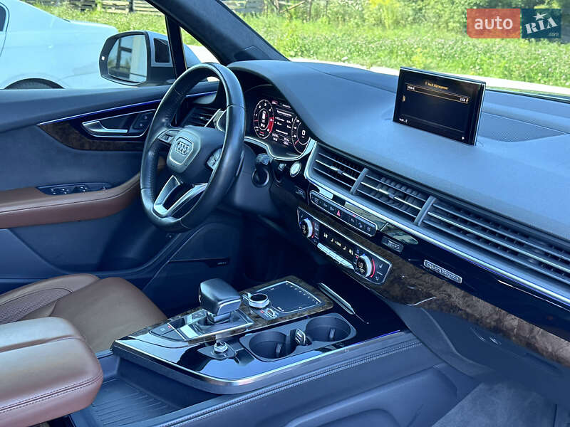 Внедорожник / Кроссовер Audi Q7 2017 в Луцке