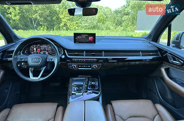 Внедорожник / Кроссовер Audi Q7 2017 в 