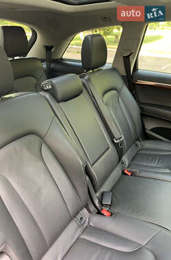 Внедорожник / Кроссовер Audi Q7 2012 в 