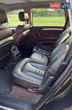 Внедорожник / Кроссовер Audi Q7 2012 в 