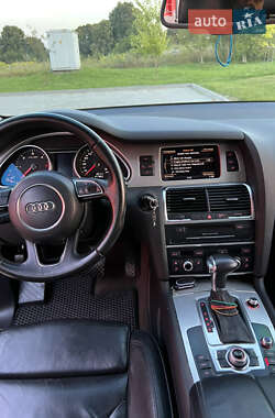 Внедорожник / Кроссовер Audi Q7 2012 в 