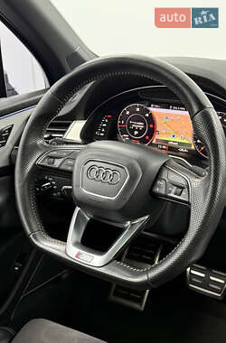 Внедорожник / Кроссовер Audi Q7 2016 в 