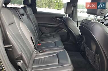 Позашляховик / Кросовер Audi Q7 2016 в 
