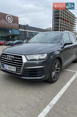 Внедорожник / Кроссовер Audi Q7 2015 в 