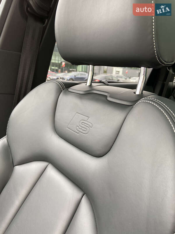 Позашляховик / Кросовер Audi Q7 2015 в Києві