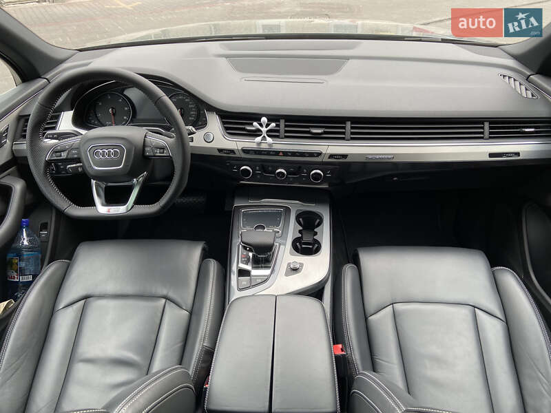 Позашляховик / Кросовер Audi Q7 2015 в Києві