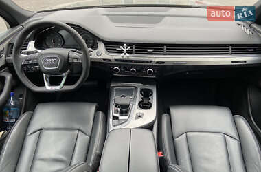 Внедорожник / Кроссовер Audi Q7 2015 в 