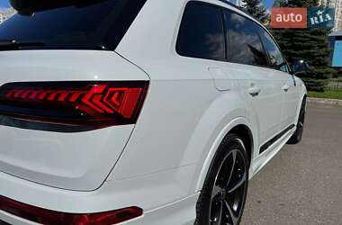 Внедорожник / Кроссовер Audi Q7 2021 в 