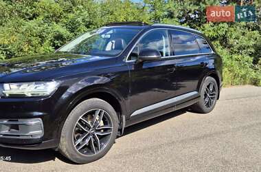 Внедорожник / Кроссовер Audi Q7 2016 в 