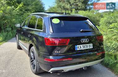Внедорожник / Кроссовер Audi Q7 2016 в 