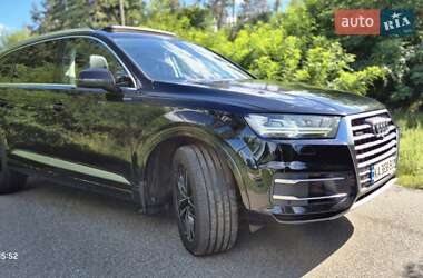 Внедорожник / Кроссовер Audi Q7 2016 в 
