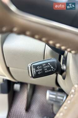Позашляховик / Кросовер Audi Q7 2012 в 