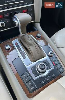 Позашляховик / Кросовер Audi Q7 2012 в 