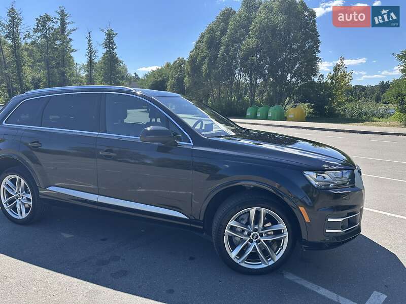 Внедорожник / Кроссовер Audi Q7 2017 в Киеве