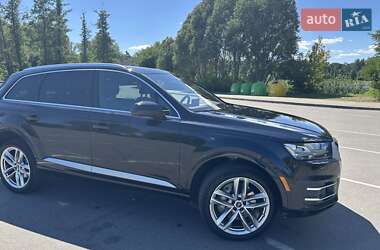 Внедорожник / Кроссовер Audi Q7 2017 в 