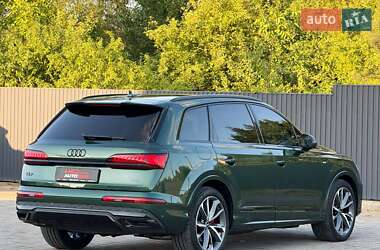 Внедорожник / Кроссовер Audi Q7 2021 в 