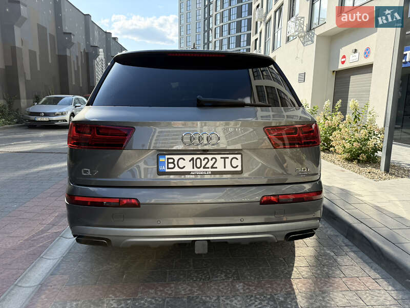 Позашляховик / Кросовер Audi Q7 2016 в Львові