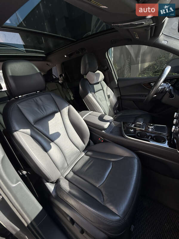 Позашляховик / Кросовер Audi Q7 2016 в Львові