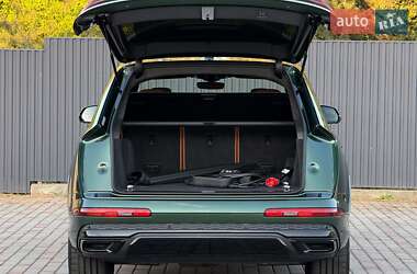 Внедорожник / Кроссовер Audi Q7 2021 в 