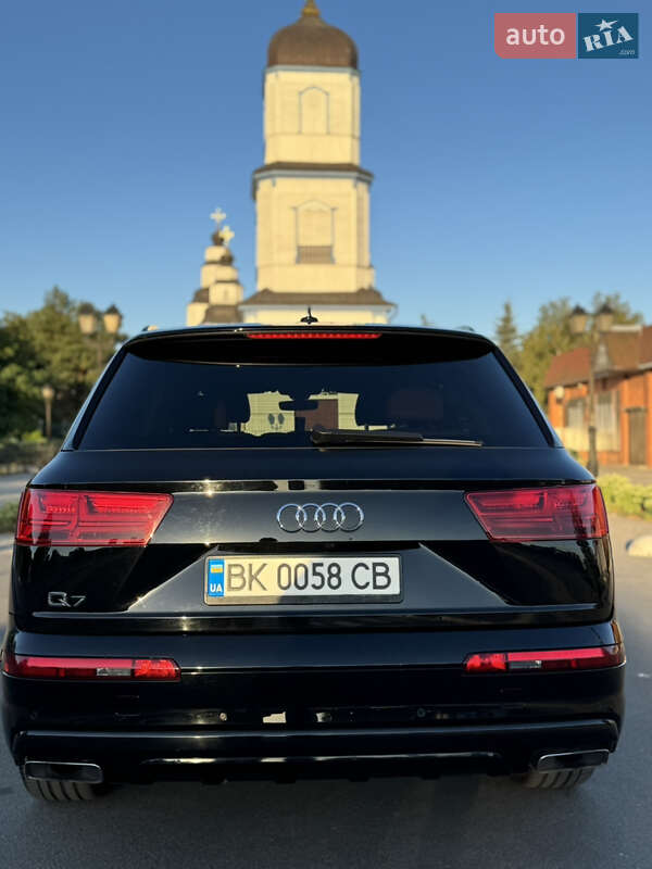 Внедорожник / Кроссовер Audi Q7 2019 в Новомосковске