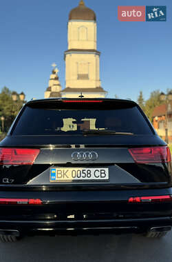 Внедорожник / Кроссовер Audi Q7 2019 в 