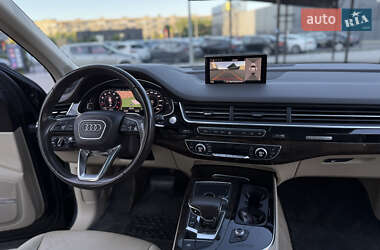 Внедорожник / Кроссовер Audi Q7 2017 в 