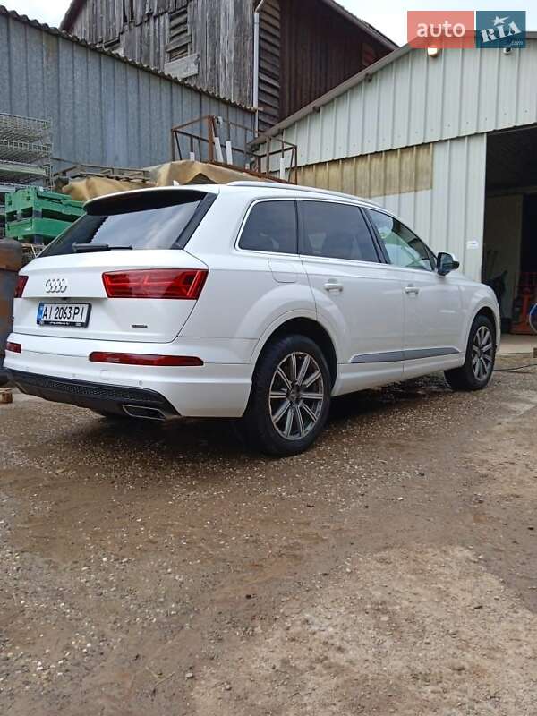 Внедорожник / Кроссовер Audi Q7 2018 в Ужгороде
