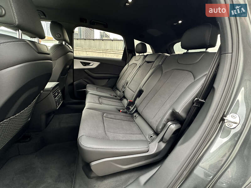 Внедорожник / Кроссовер Audi Q7 2025 в Киеве