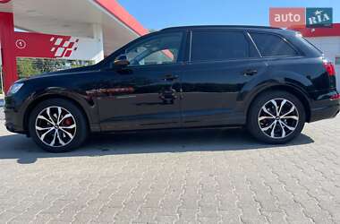 Внедорожник / Кроссовер Audi Q7 2016 в 