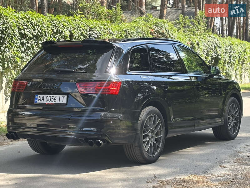 Внедорожник / Кроссовер Audi Q7 2016 в Киеве