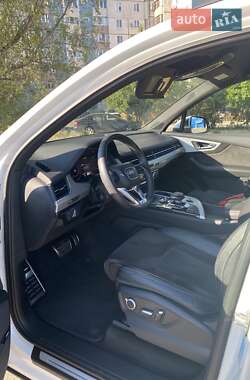 Внедорожник / Кроссовер Audi Q7 2019 в 