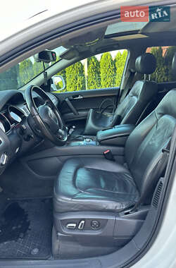 Внедорожник / Кроссовер Audi Q7 2010 в 