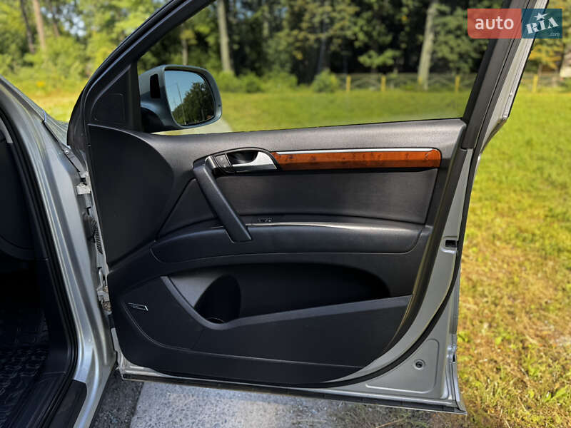 Внедорожник / Кроссовер Audi Q7 2015 в Хмельницком