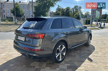 Внедорожник / Кроссовер Audi Q7 2021 в 