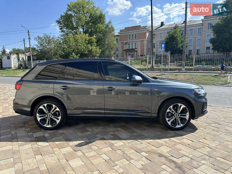 Внедорожник / Кроссовер Audi Q7 2021 в Днепре фото 3 Внедорожник / Кроссовер Audi Q7 2021 в Днепре