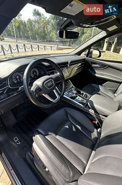 Внедорожник / Кроссовер Audi Q7 2021 в 