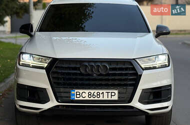Внедорожник / Кроссовер Audi Q7 2017 в 