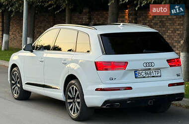 Внедорожник / Кроссовер Audi Q7 2017 в 