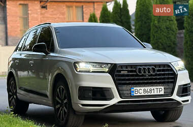 Внедорожник / Кроссовер Audi Q7 2017 в 