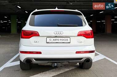 Внедорожник / Кроссовер Audi Q7 2014 в 