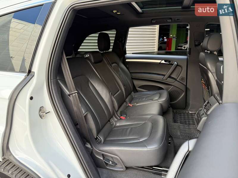 Позашляховик / Кросовер Audi Q7 2014 в Києві