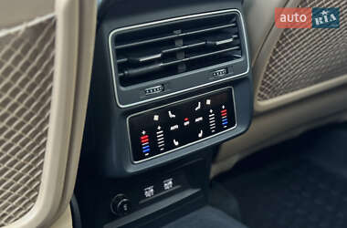 Внедорожник / Кроссовер Audi Q7 2020 в 