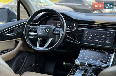 Внедорожник / Кроссовер Audi Q7 2020 в 