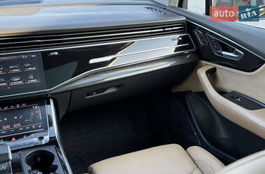 Внедорожник / Кроссовер Audi Q7 2020 в 