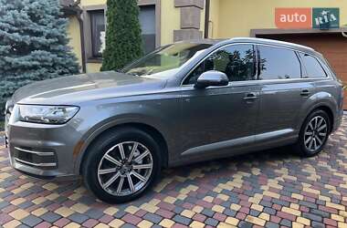 Внедорожник / Кроссовер Audi Q7 2017 в 