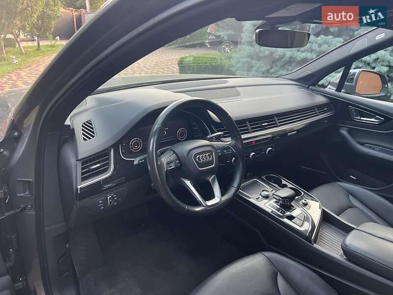 Позашляховик / Кросовер Audi Q7 2017 в Києві